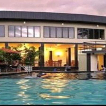Garden Beach Hotel Kalutara Esterno foto