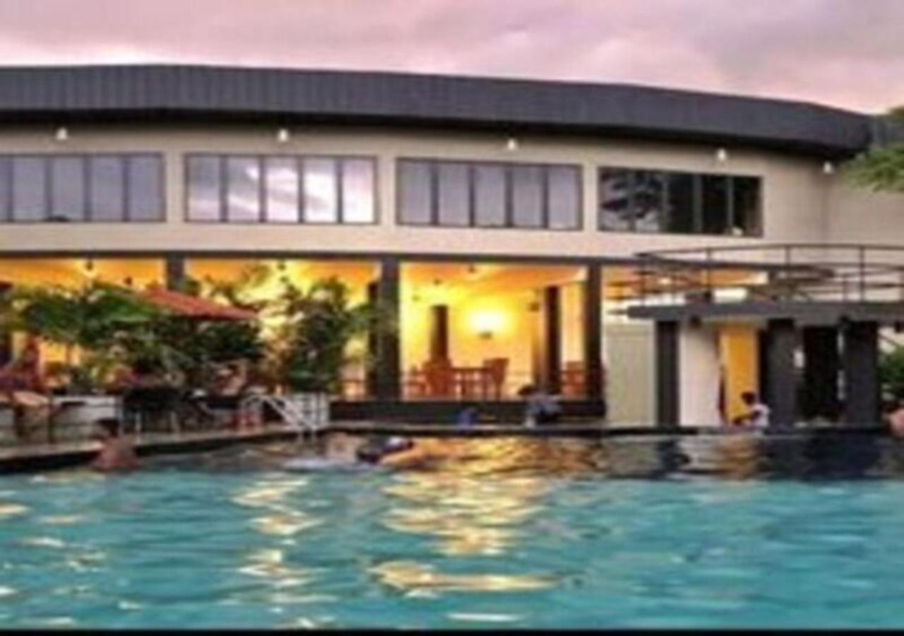 Garden Beach Hotel Kalutara Esterno foto