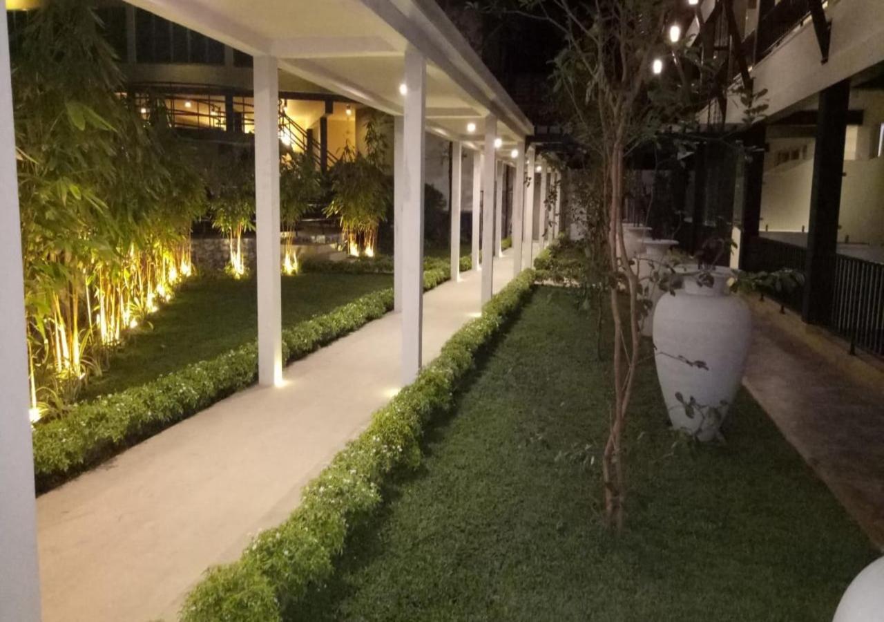 Garden Beach Hotel Kalutara Esterno foto