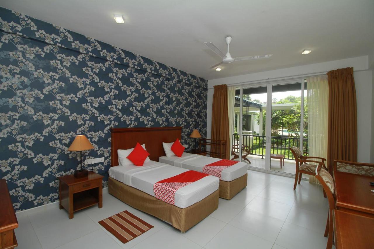 Garden Beach Hotel Kalutara Esterno foto