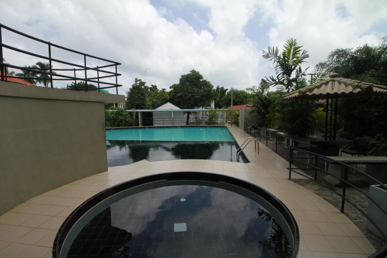 Garden Beach Hotel Kalutara Esterno foto