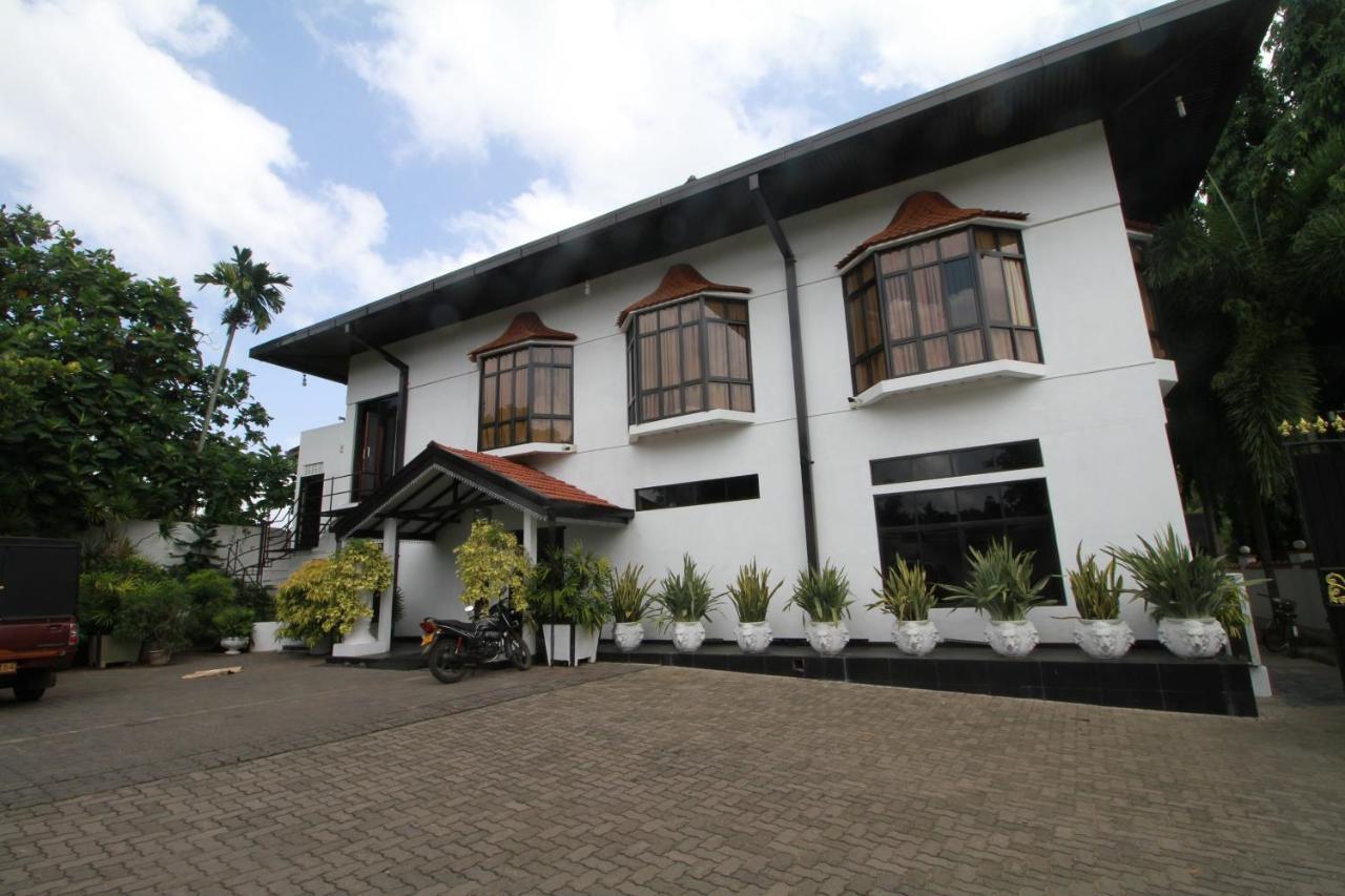 Garden Beach Hotel Kalutara Esterno foto