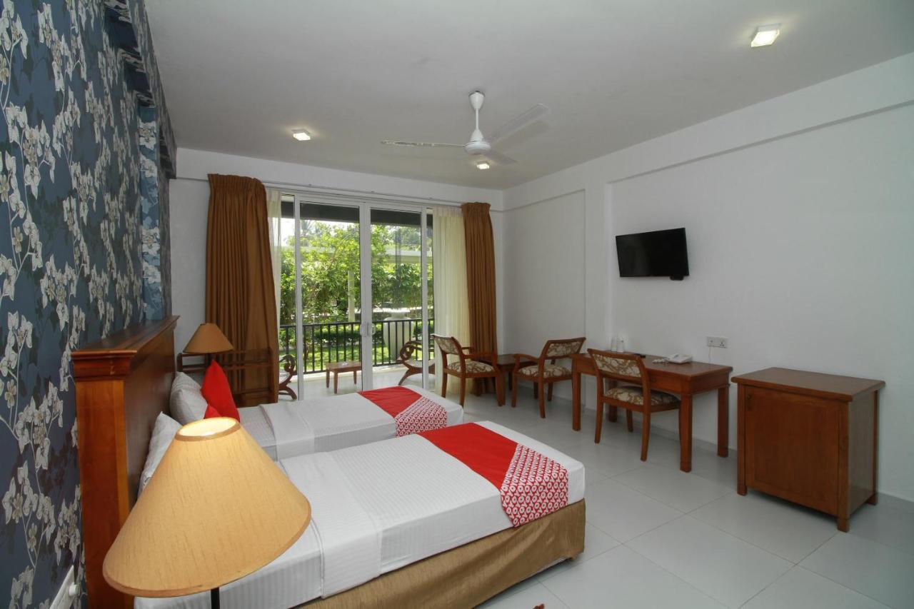 Garden Beach Hotel Kalutara Esterno foto