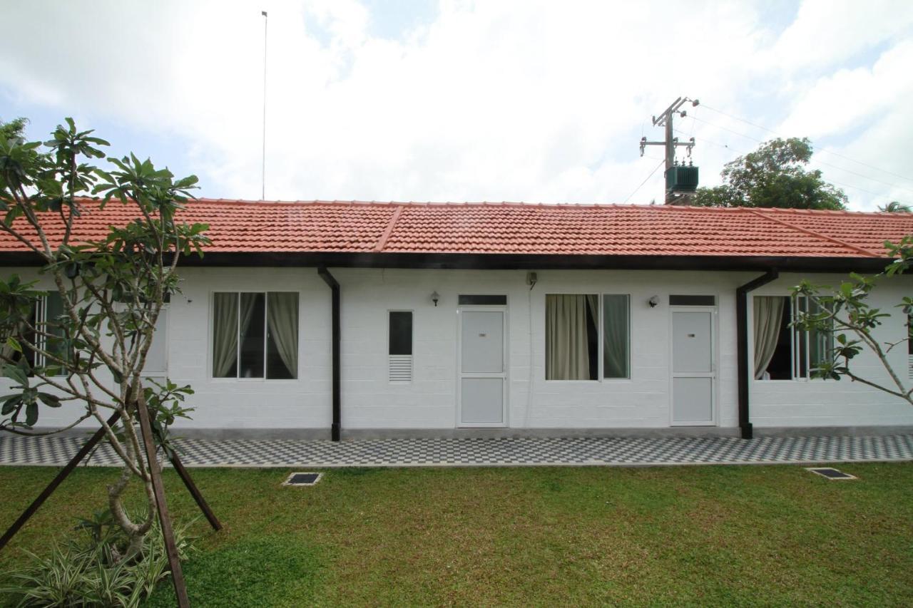 Garden Beach Hotel Kalutara Esterno foto